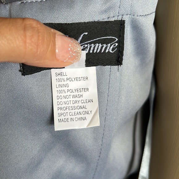 La Femme Lace 3/4-Sleeve Column Gown Size 4 - Picture 11 of 12